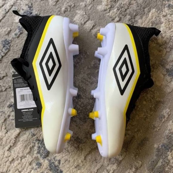 Umbro Pivot Kids Soccer Cleats Black/White/Yellow - Picture 7 of 10
